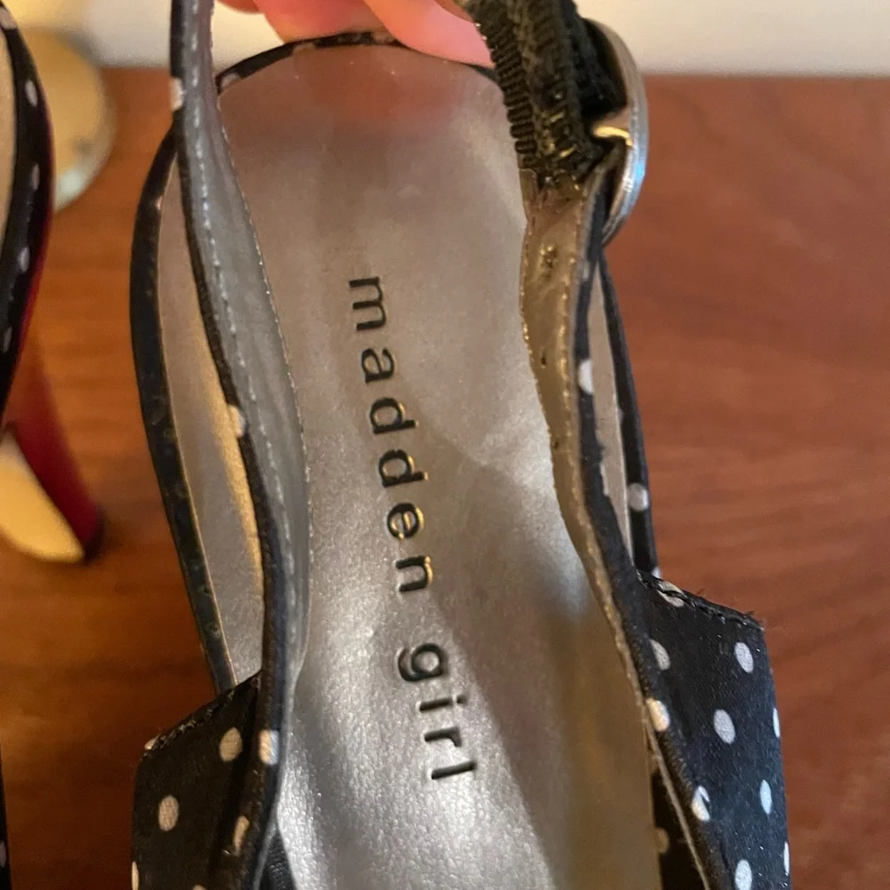 Madden girl black white polkadot sling backs - Picture 5 of 6